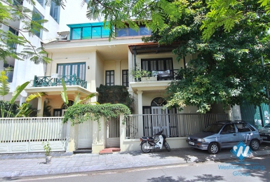 Lake view house for rent in Quang An street, Tay Ho district